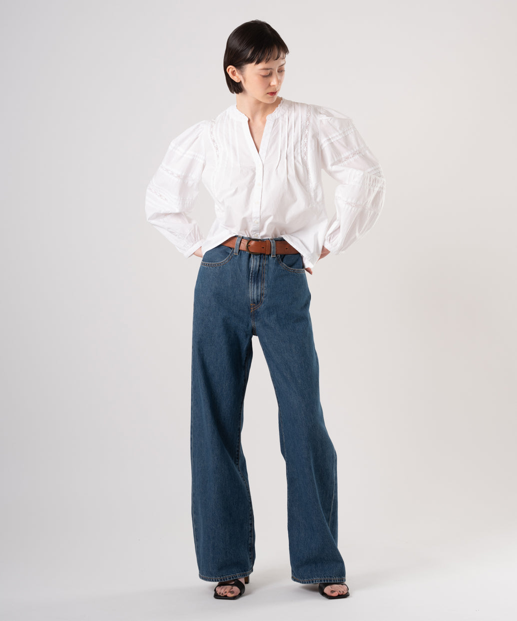 RIBCAGE ストレートジーンズ ダークインディゴ