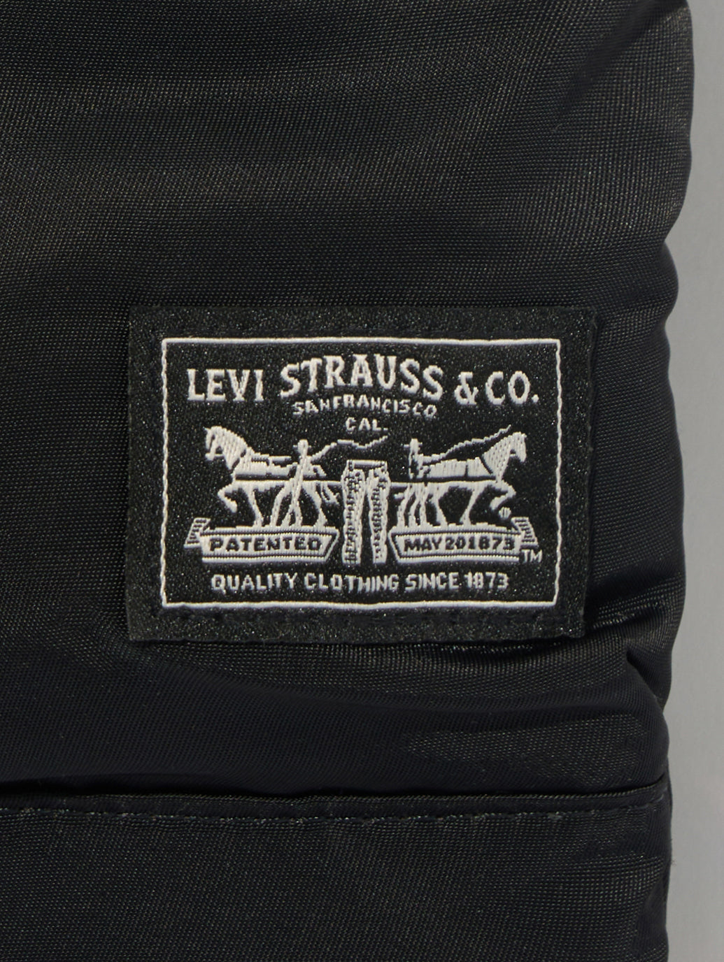 ミッションベイ クロスボディポーチ