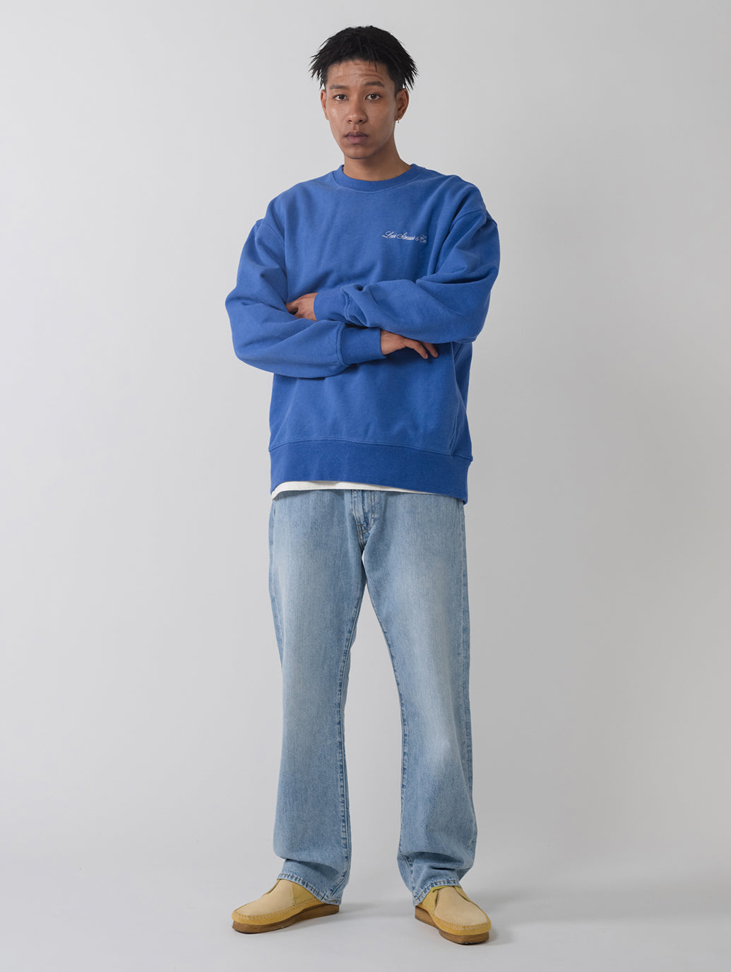 グラフィック クルーネックスウェットシャツ