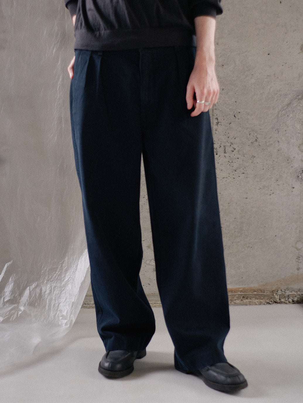 PREMIUM BLACK BAGGY DENIM SLACKS｜タック入りブラックデニム バギー