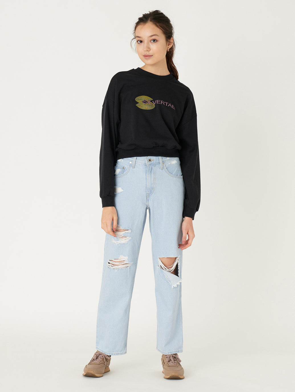 SILVERTAB™ グラフィッククルーネックスウェットシャツ