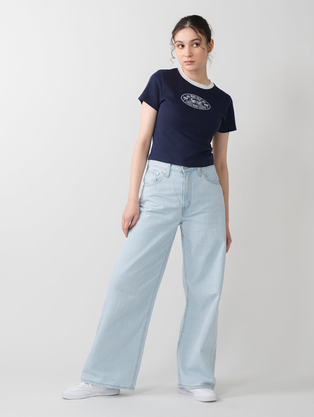 エッセンシャル SPORTY Tシャツ