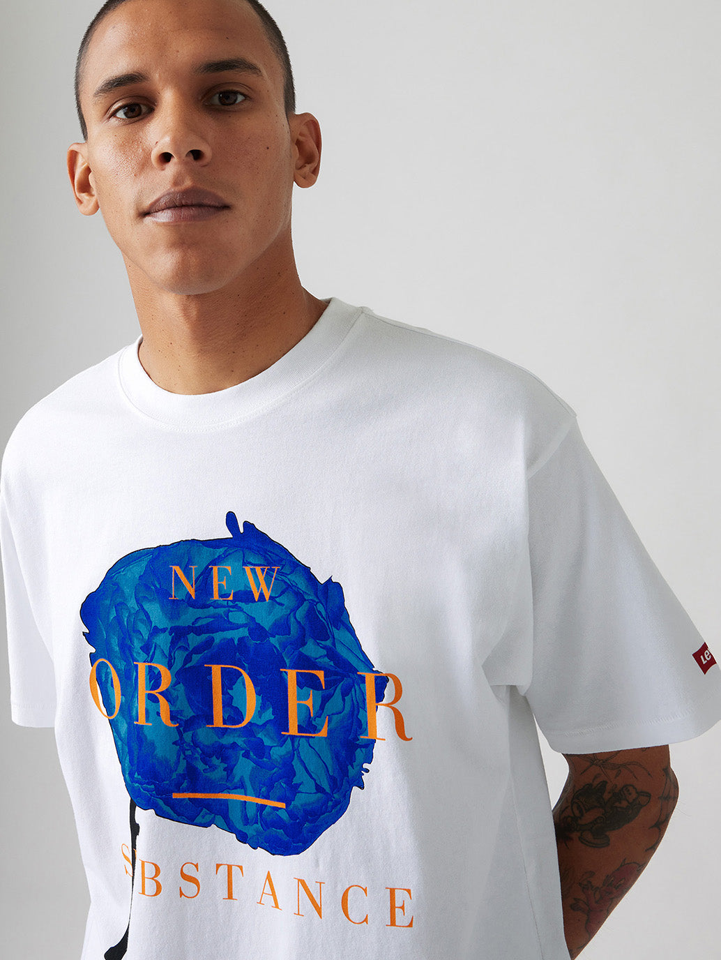 LEVI’S® x NEW ORDER SUBSTANCE Tシャツ