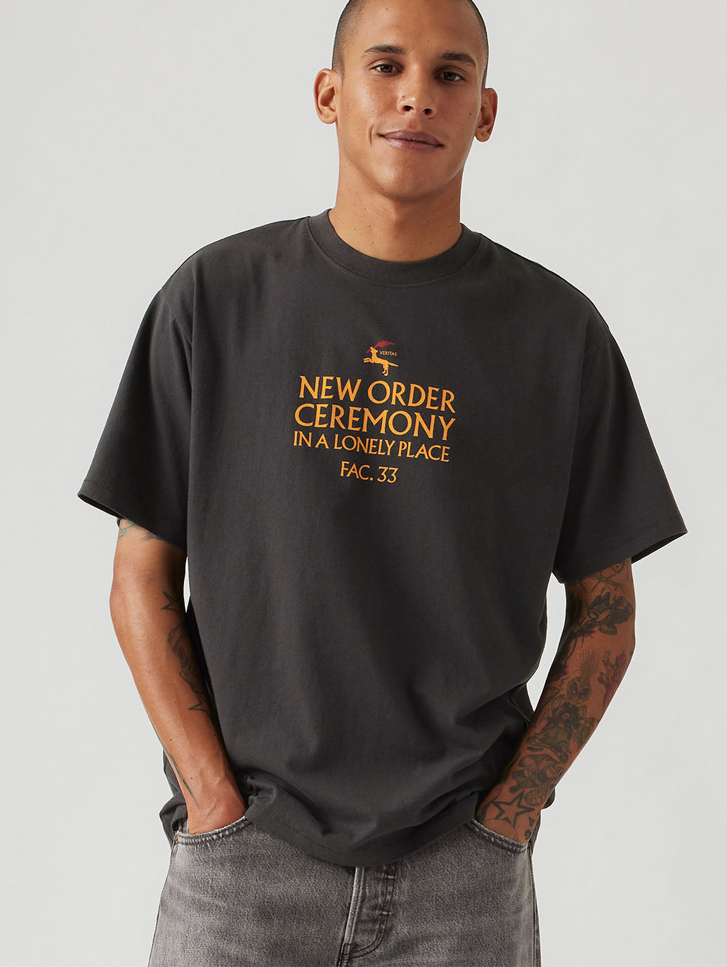 LEVI’S® x NEW ORDER CEREMONY Tシャツ