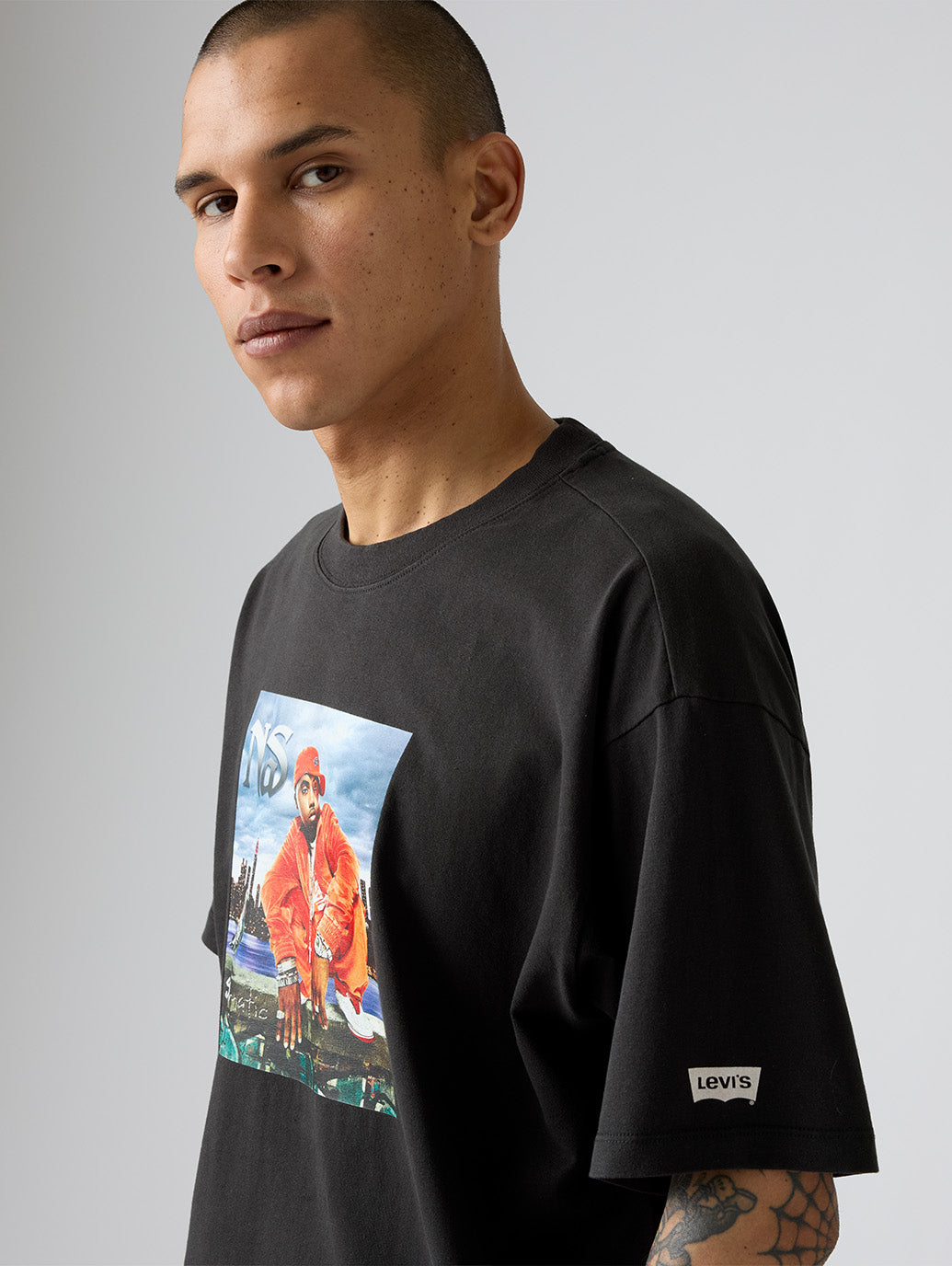 LEVI'S® x NAS STILLMATIC Tシャツ