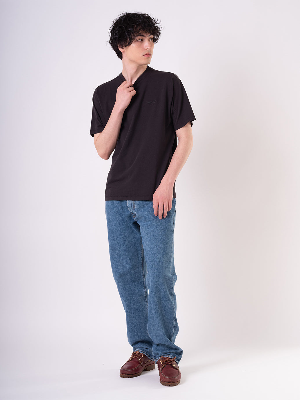 555™ リラックスストレート ジーンズ ミディアムインディゴ