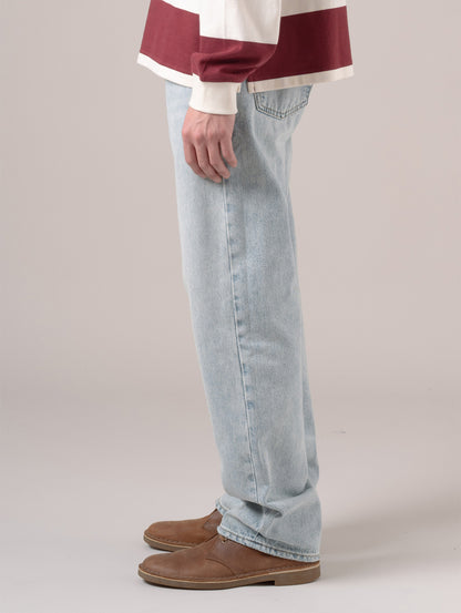555™ リラックスストレート ジーンズ ライトインディゴ