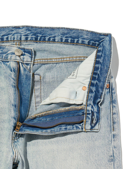 555™ リラックスストレート ジーンズ ライトインディゴ