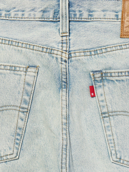 555™ リラックスストレート ジーンズ ライトインディゴ