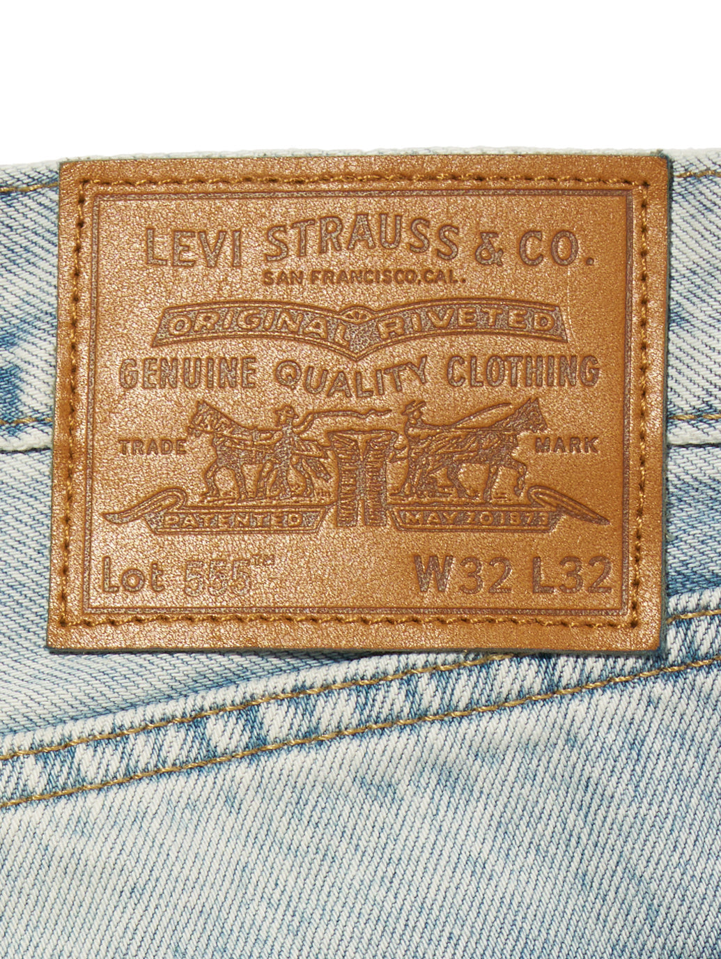 555™ リラックスストレート ジーンズ ライトインディゴ