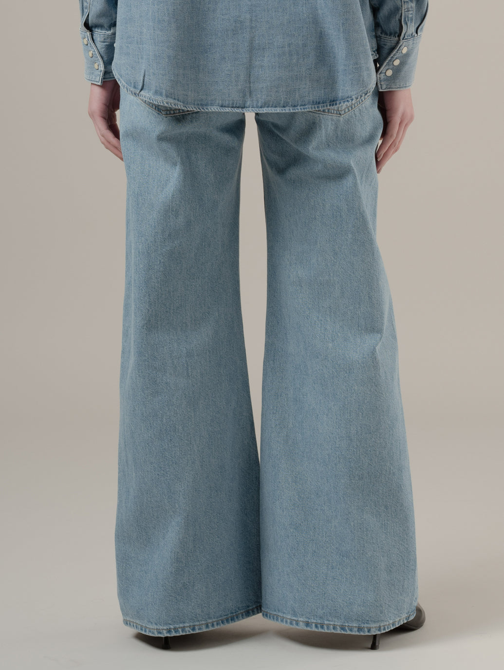 BLUETAB™ CARVE リラックスジーンズ ライトインディゴ