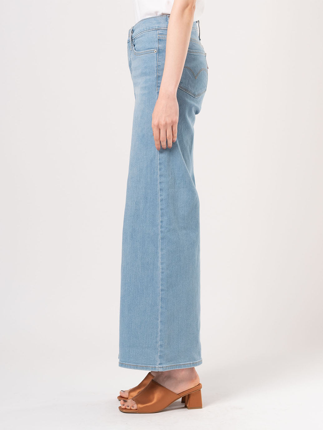 318™ シェーピング ワイドレッグ ライトインディゴ 