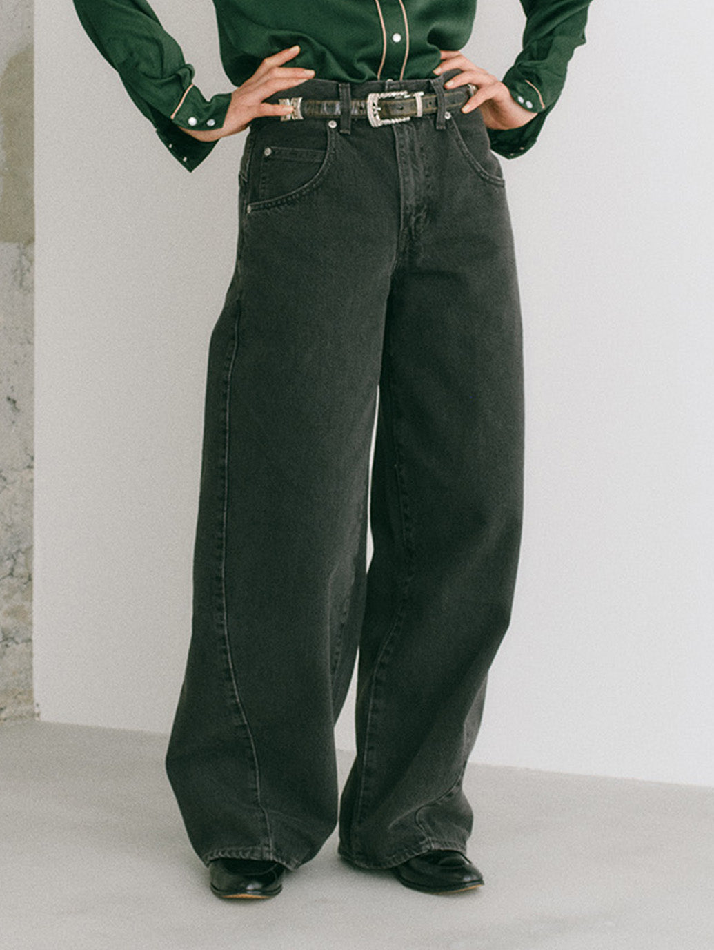 SUPER BAGGY バレルジーンズ ブラック