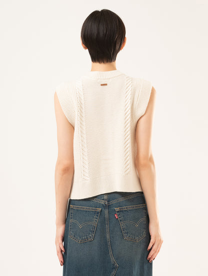 ケーブルニット ベスト