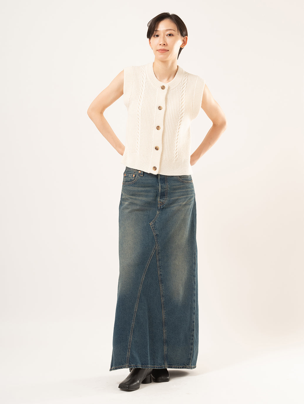 ケーブルニット ベスト