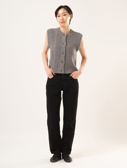 ケーブルニット ベスト