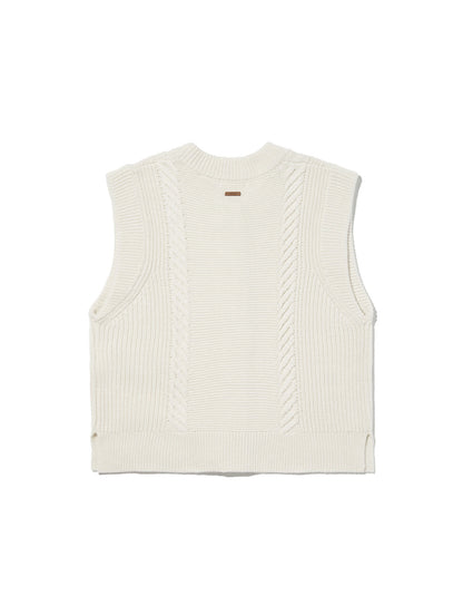 ケーブルニット ベスト