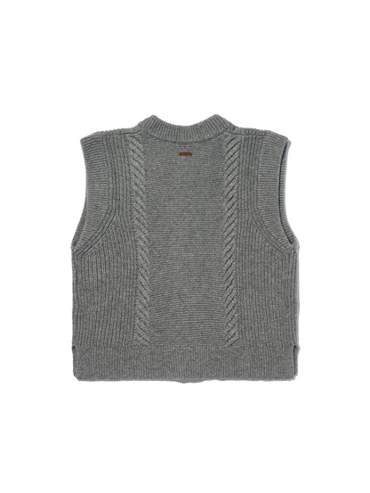 ケーブルニット ベスト