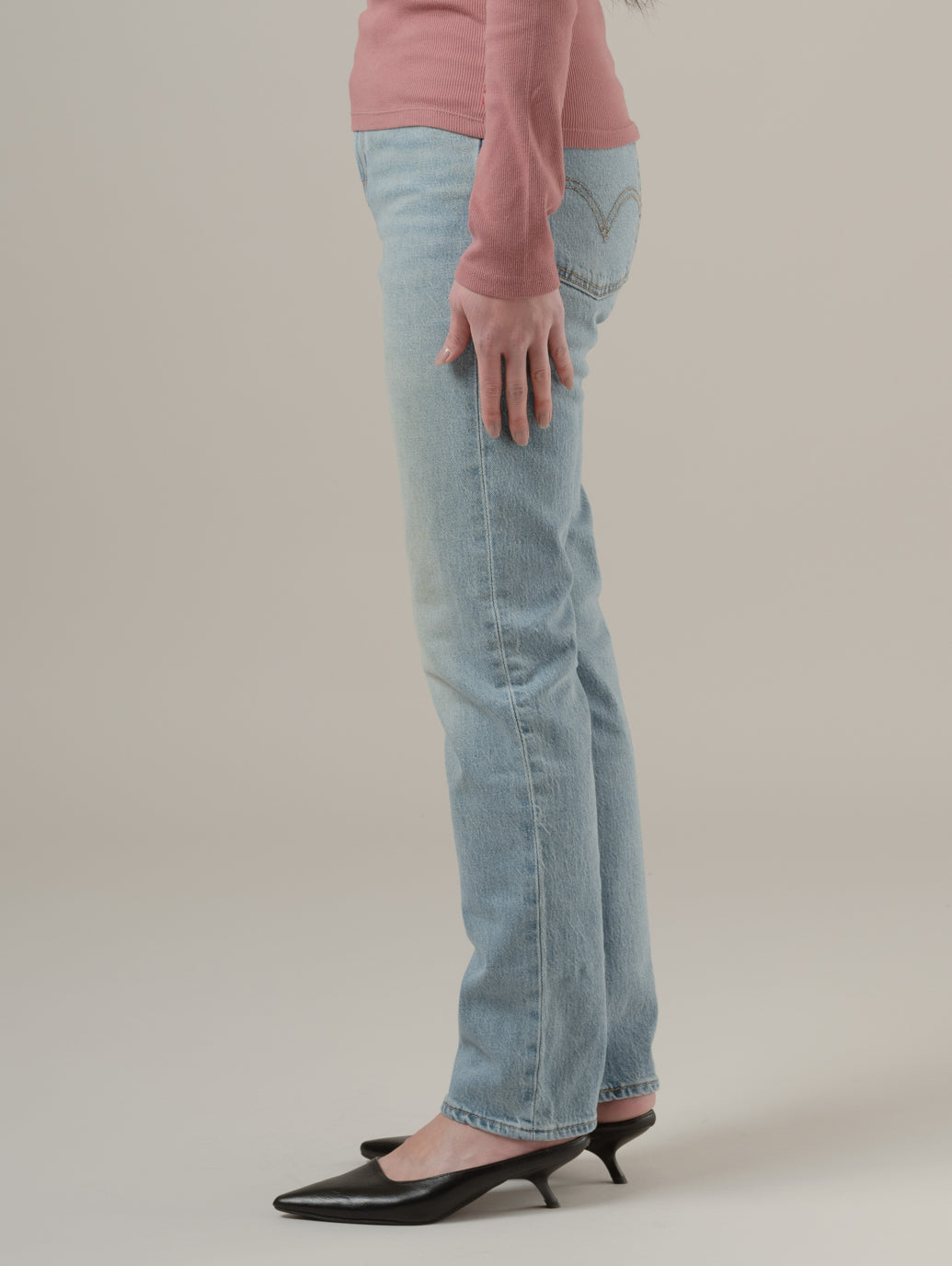 WEDGIE スリムジーンズ ミディアムインディゴ – リーバイス®公式