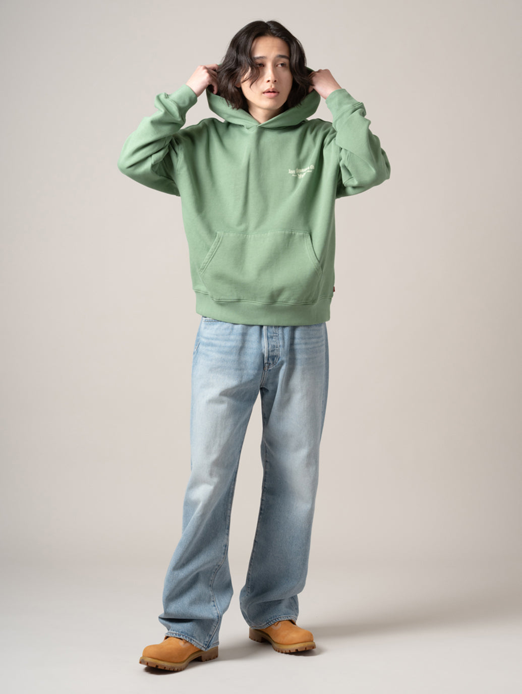 TWO HORSE クロップド フーディー – リーバイス®公式オンラインストア