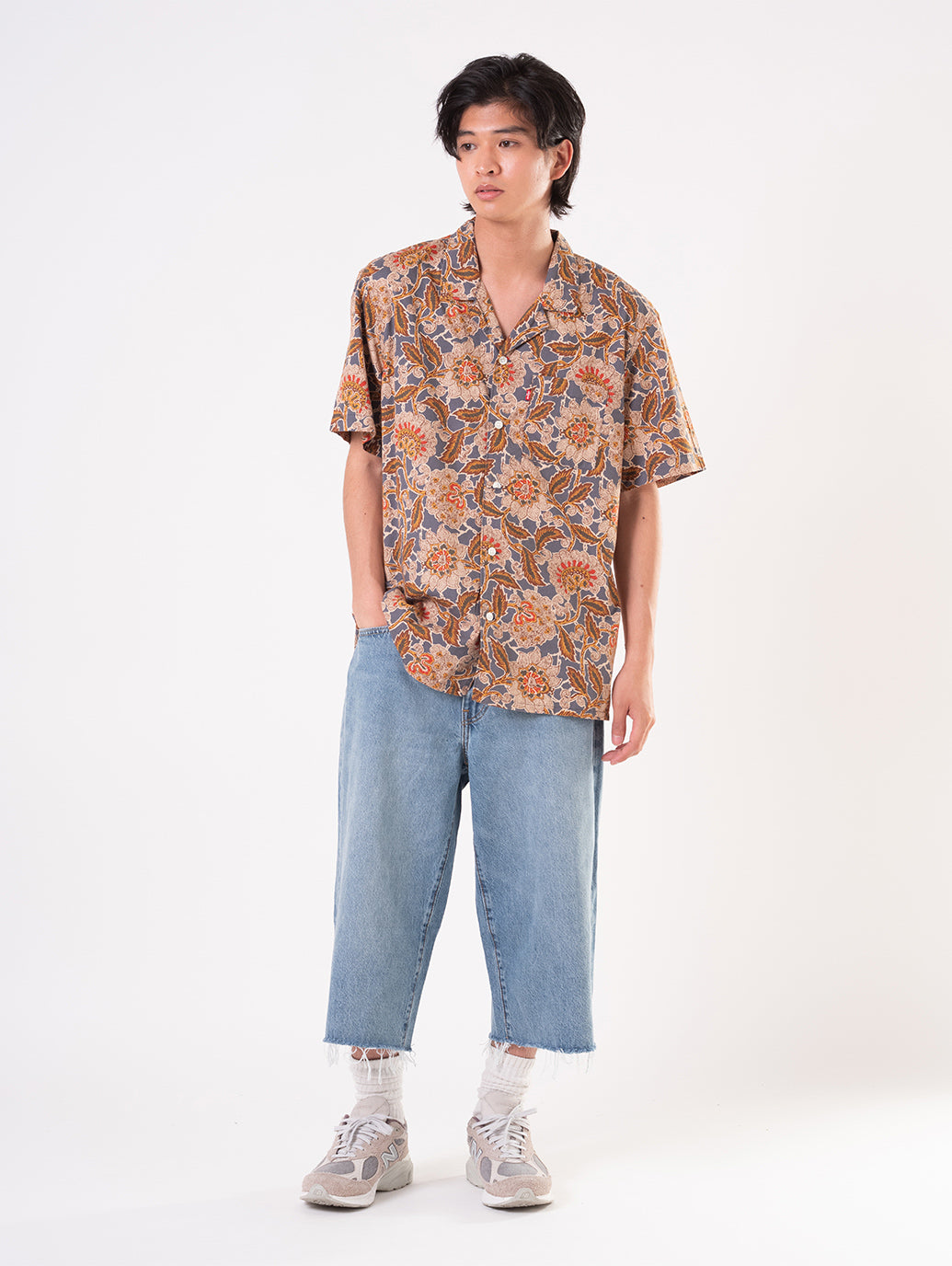 578™ バギージーンズ カプリ ミディアムインディゴ 