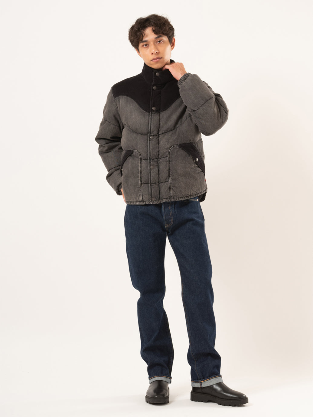 リーバイス　ダウン　ディズニー LEVI'S × DISNEY リーバイス ディズニー コラボ リバーシブル ダウン