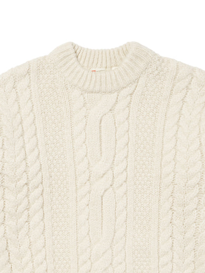 INES ケーブルニットセーター