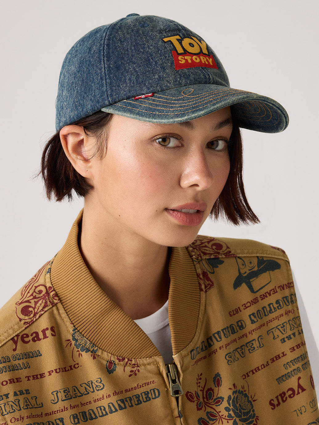 完売品！リーバイス ✖︎ トイストーリー キャップ デニム LEVI'S® x TOY STORY ロゴ ハット – リーバイス®公式オンライン