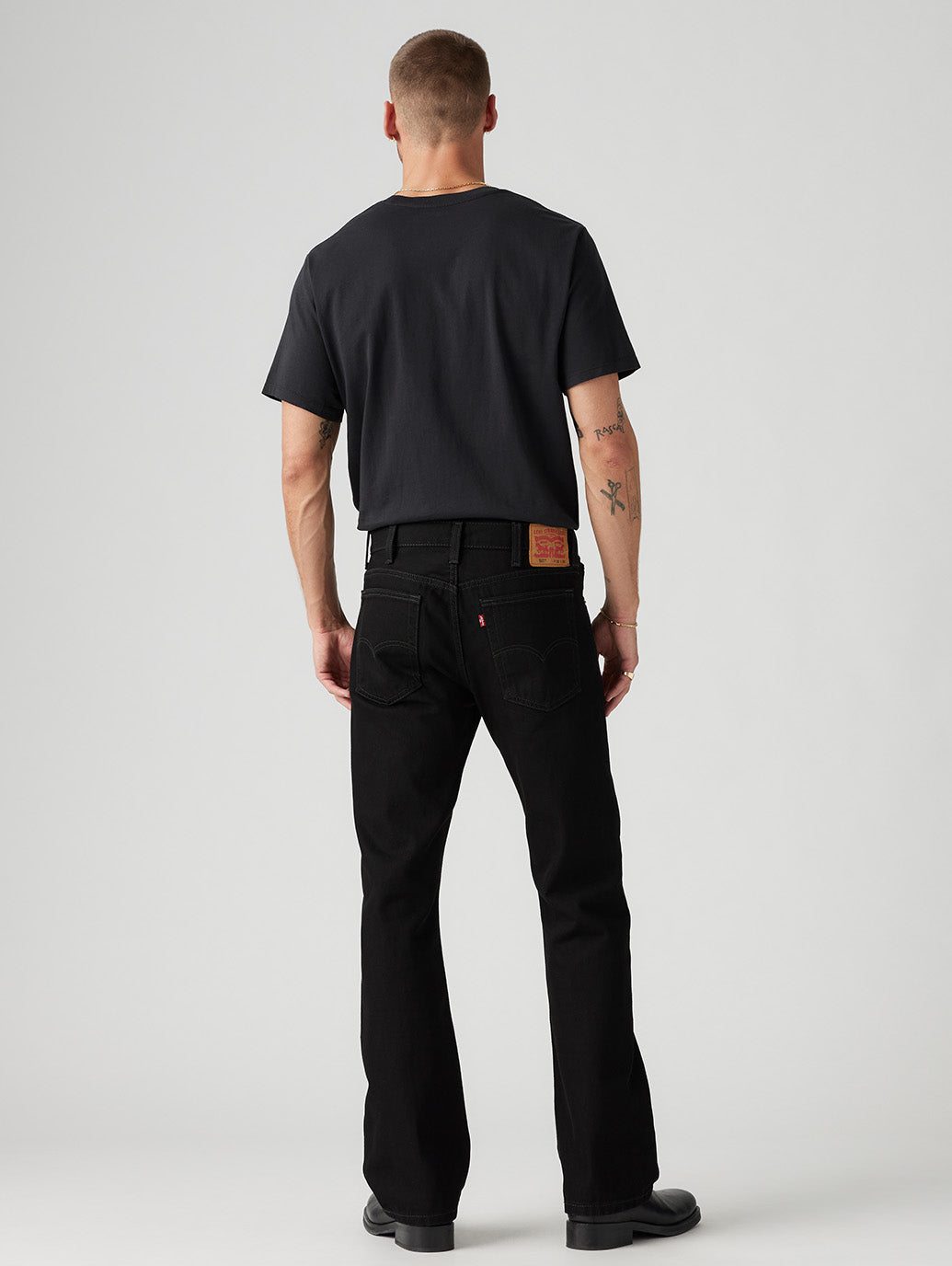 517™ ブーツカット ジーンズ ブラック – リーバイス®公式オンラインストア