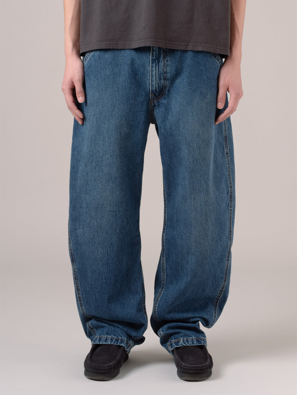 BAGGY BARREL JEANS