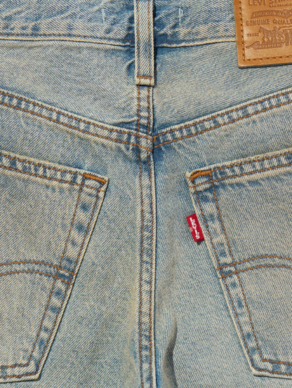 ROSÉ（ロゼ）着用 LOOSE BOOT ジーンズ ライトインディゴ