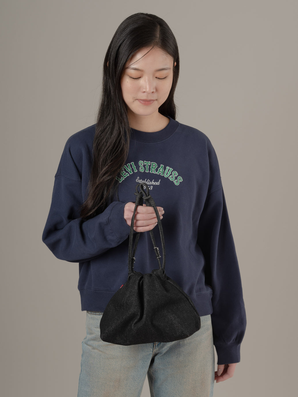   Jeans ブラック ボディバッグ イザベル クロスボディバッグ – リーバイス®公式オンラインストア