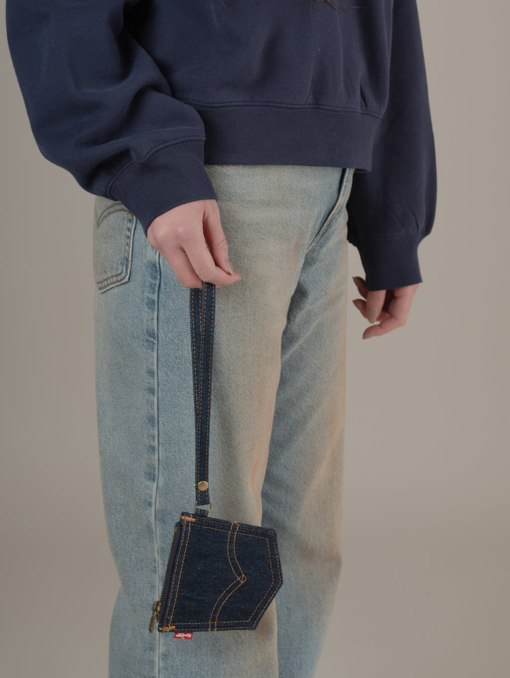 KITH LEVI’Sデニム柄 ボディバック 20%OFF リーバイス ボディ バッグ バナナ スリング 38007-0038