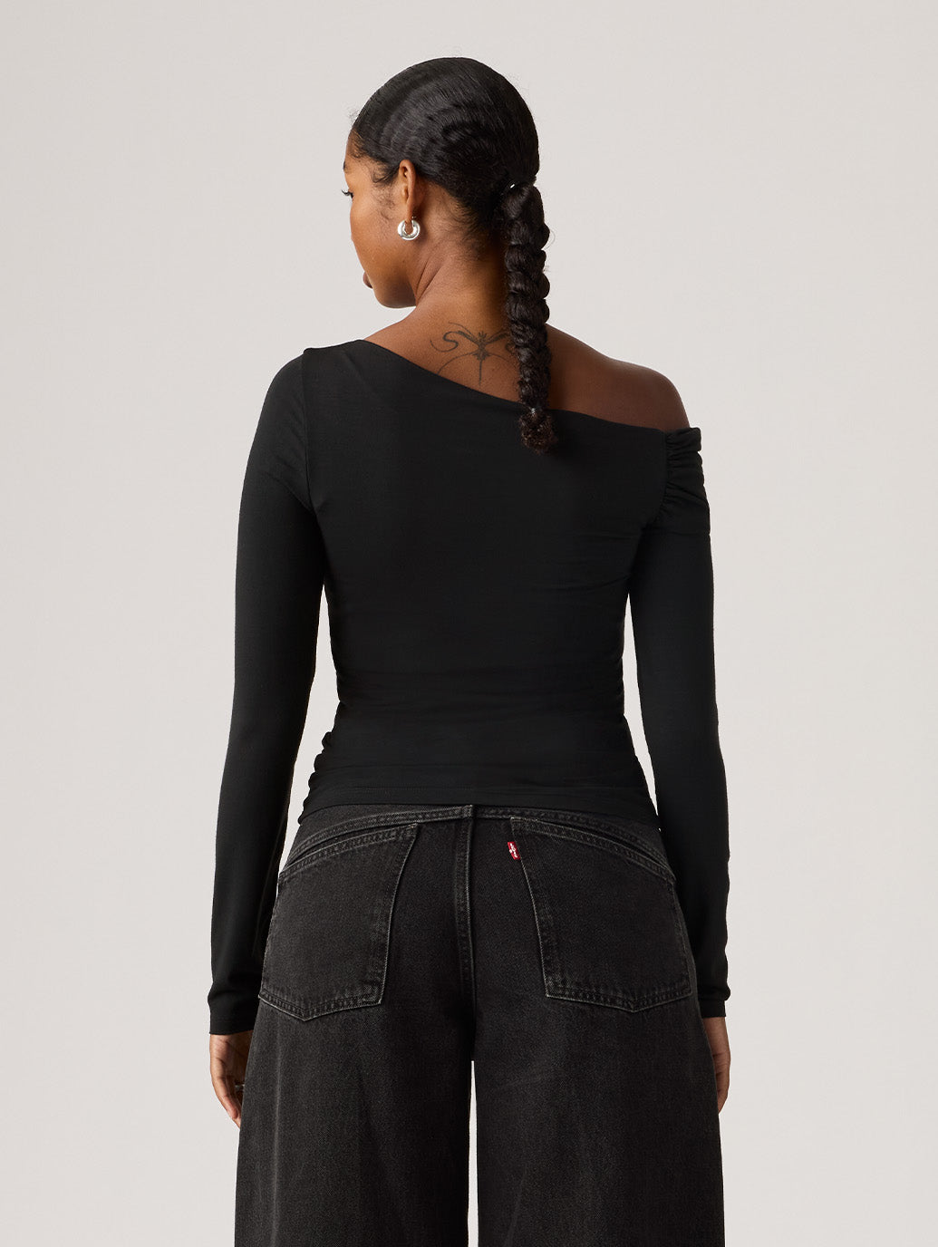 クララ オフショルダー ロングスリーブ トップ