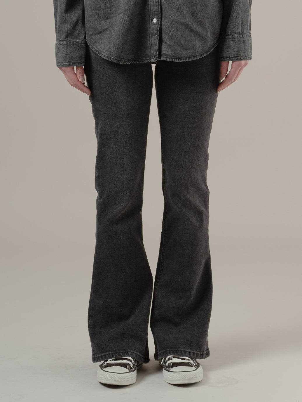 LOW SLIM BOOT ジーンズ ブラック