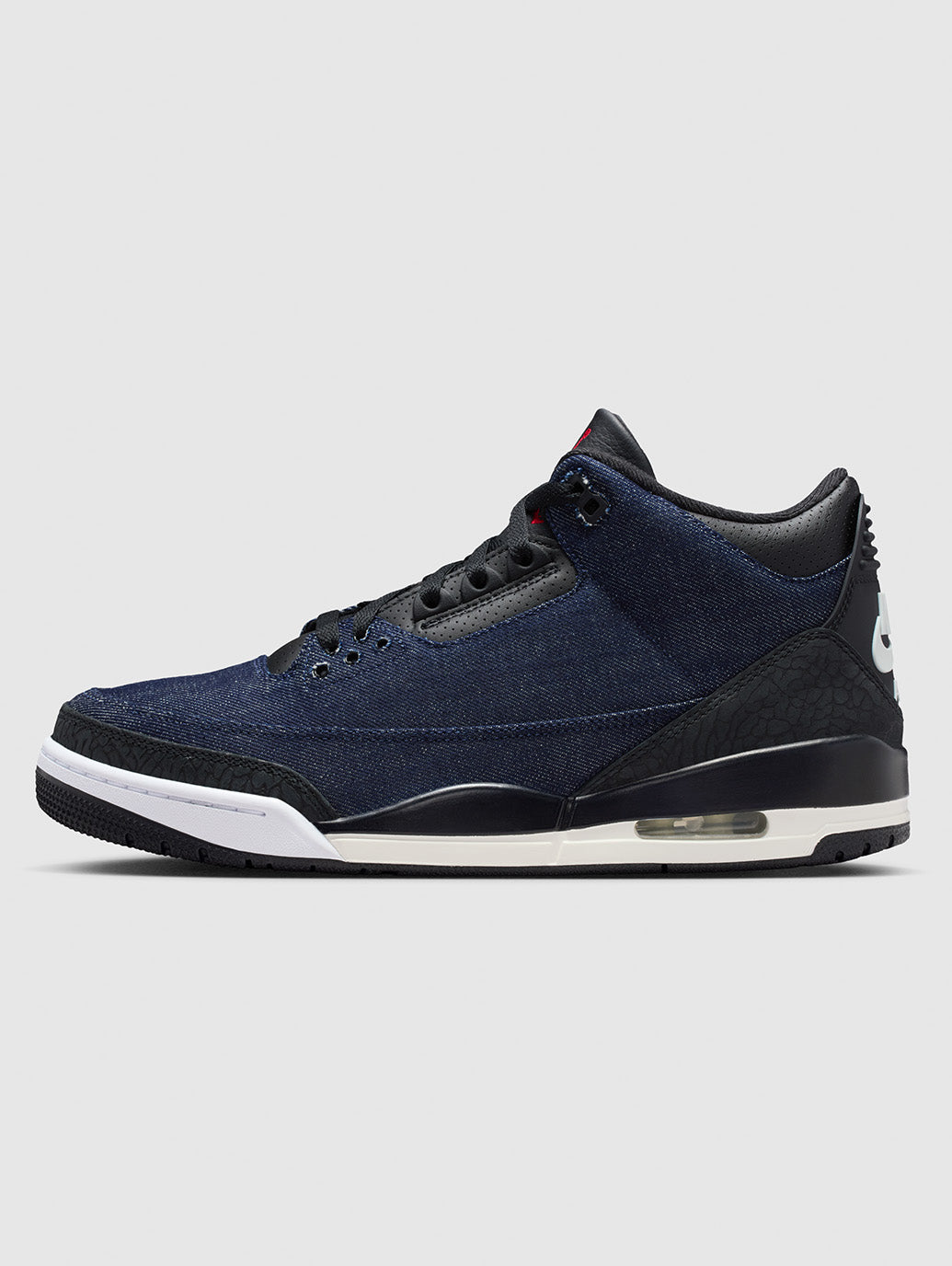 Air Jordan 3 x Levi’s®
Raw Indigo Denim Sneakers