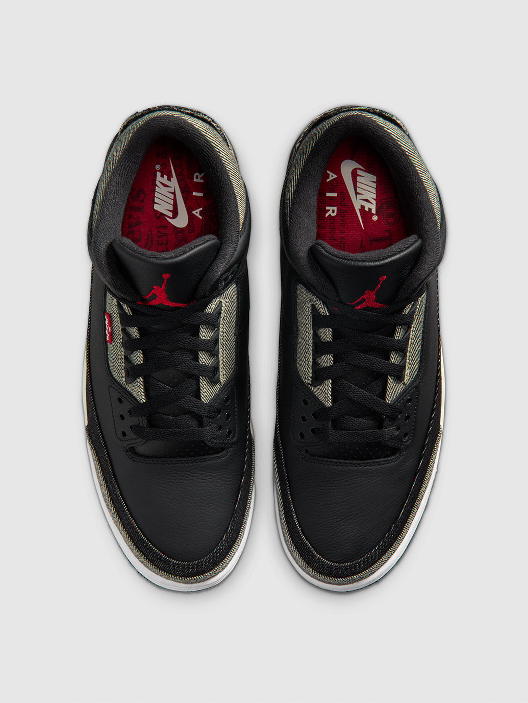Air Jordan 3 x Levi’s®
Black Denim Sneakers