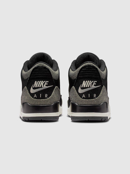 Air Jordan 3 x Levi’s®
Black Denim Sneakers