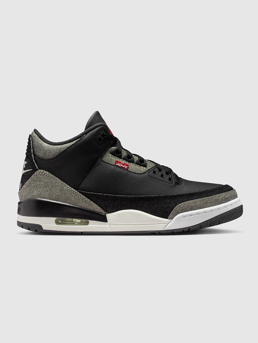 Air Jordan 3 x Levi’s®
Black Denim Sneakers