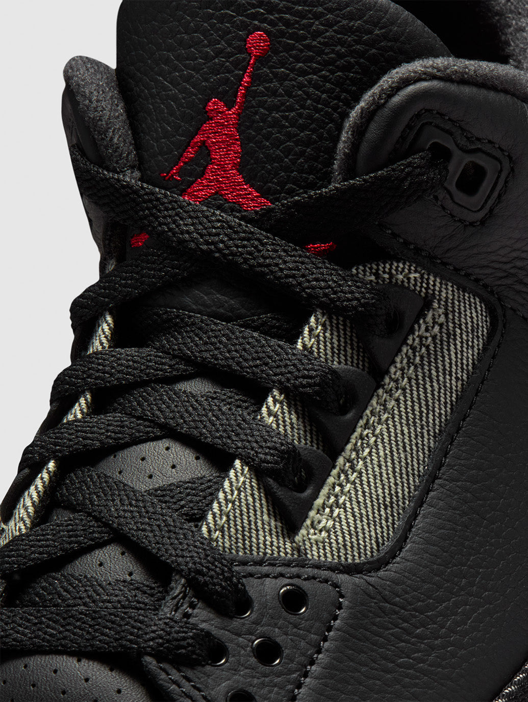 Air Jordan 3 x Levi’s®
Black Denim Sneakers
