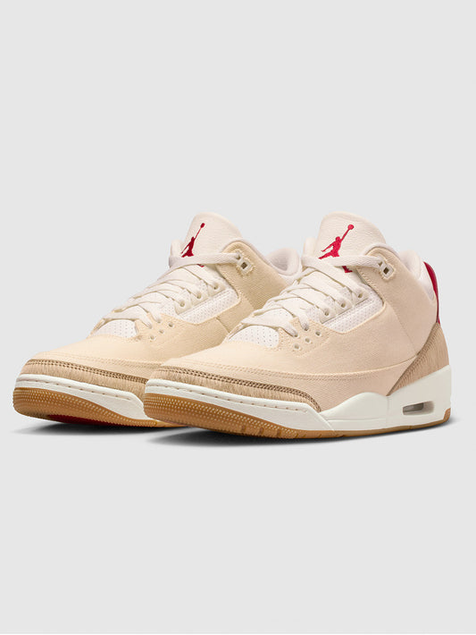 Air Jordan 3 x Levi’s®
Ecru Denim Sneakers