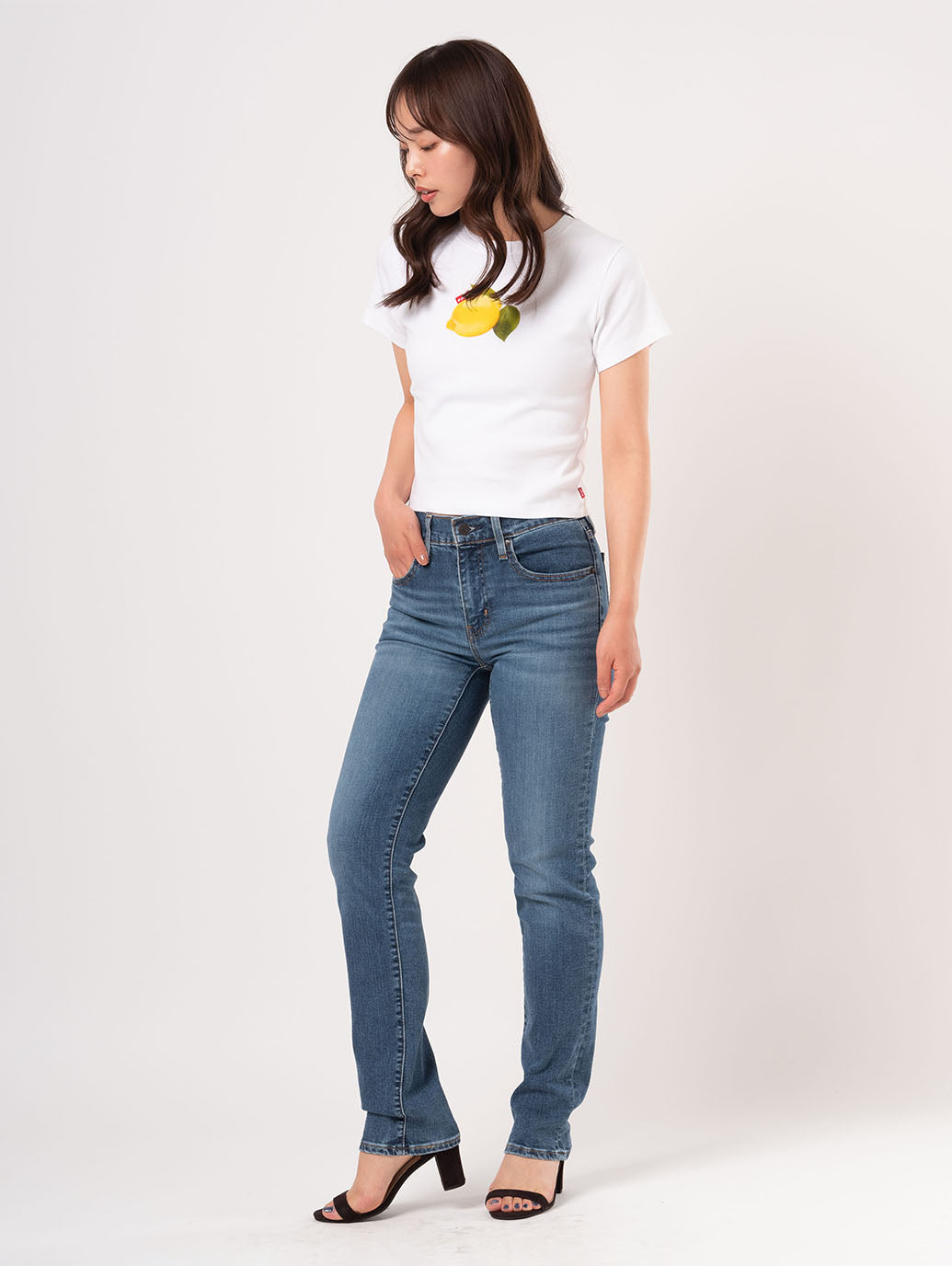 724™ ハイライズ ストレート ミディアムインディゴ – リーバイス®公式