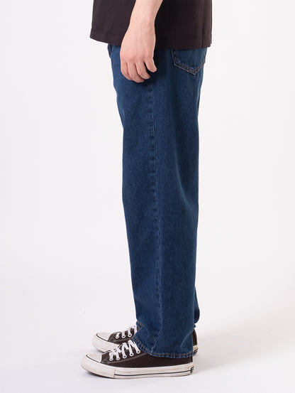 568™ STAY LOOSE ジーンズ ダークインディゴ