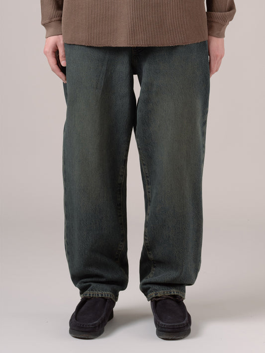 568™ ルーズストレートジーンズ ミディアムインディゴ