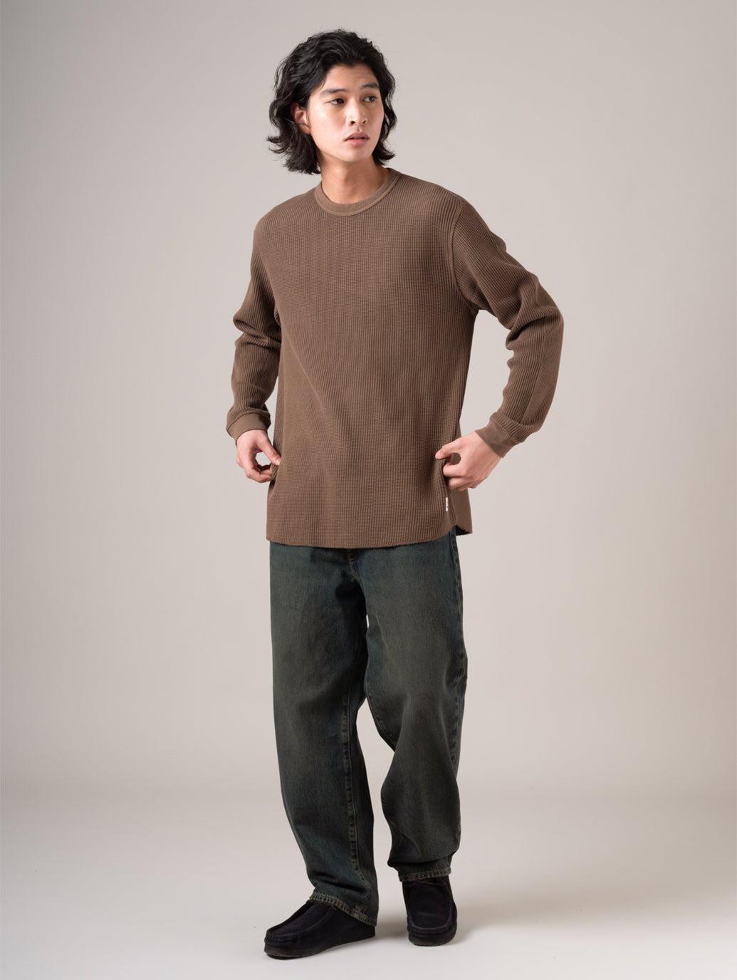 568™ ルーズストレートジーンズ ミディアムインディゴ