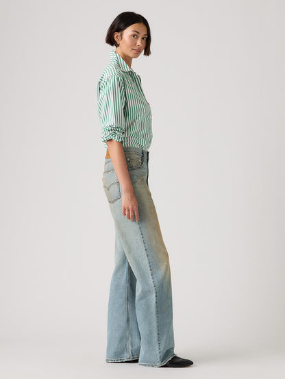 ROSÉ（ロゼ）着用 LOOSE BOOT ジーンズ ライトインディゴ