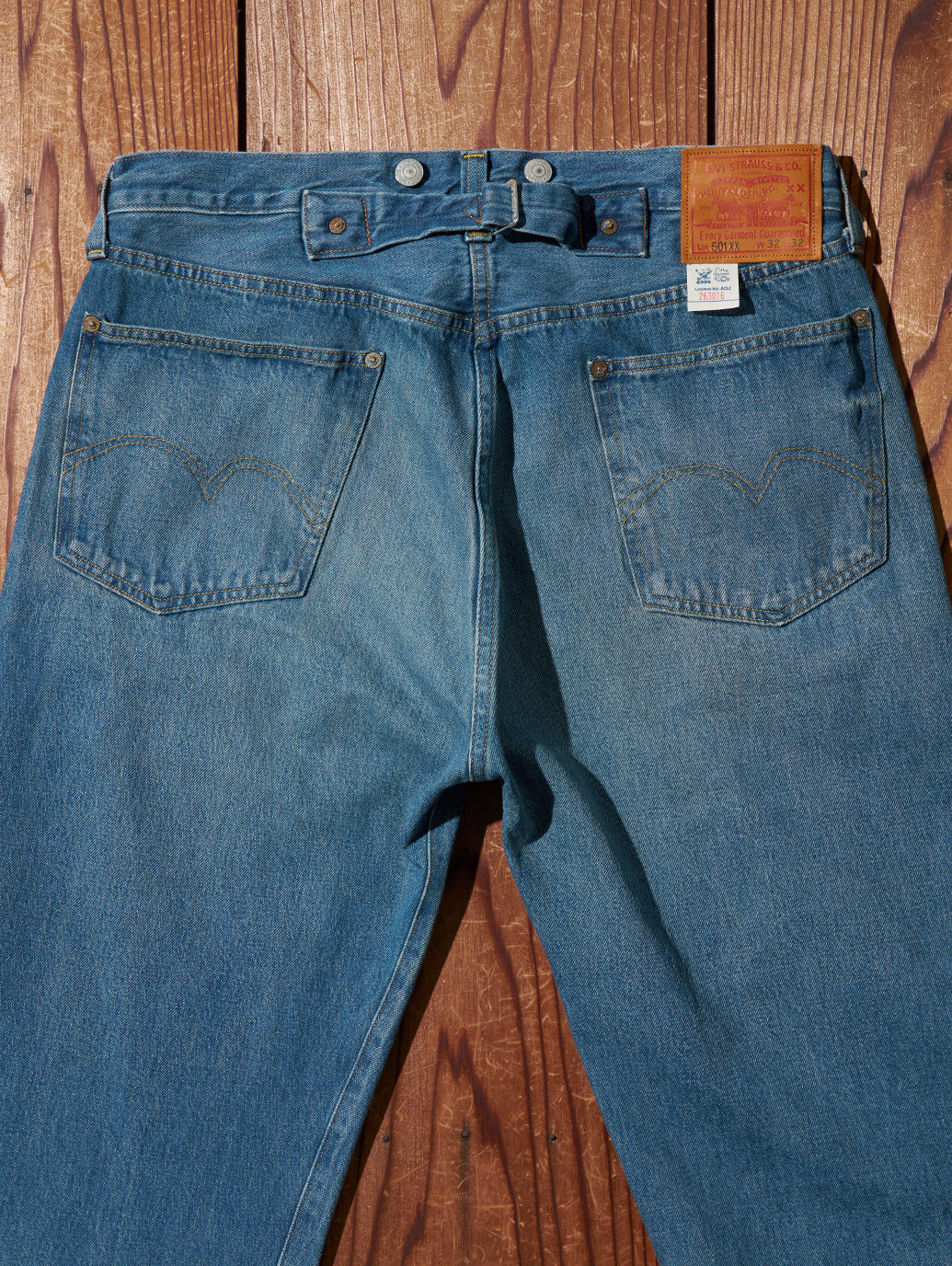 LEVI'S® VINTAGE CLOTHING 1933 501® ORIGINAL ジーンズ ミディアムインディゴ