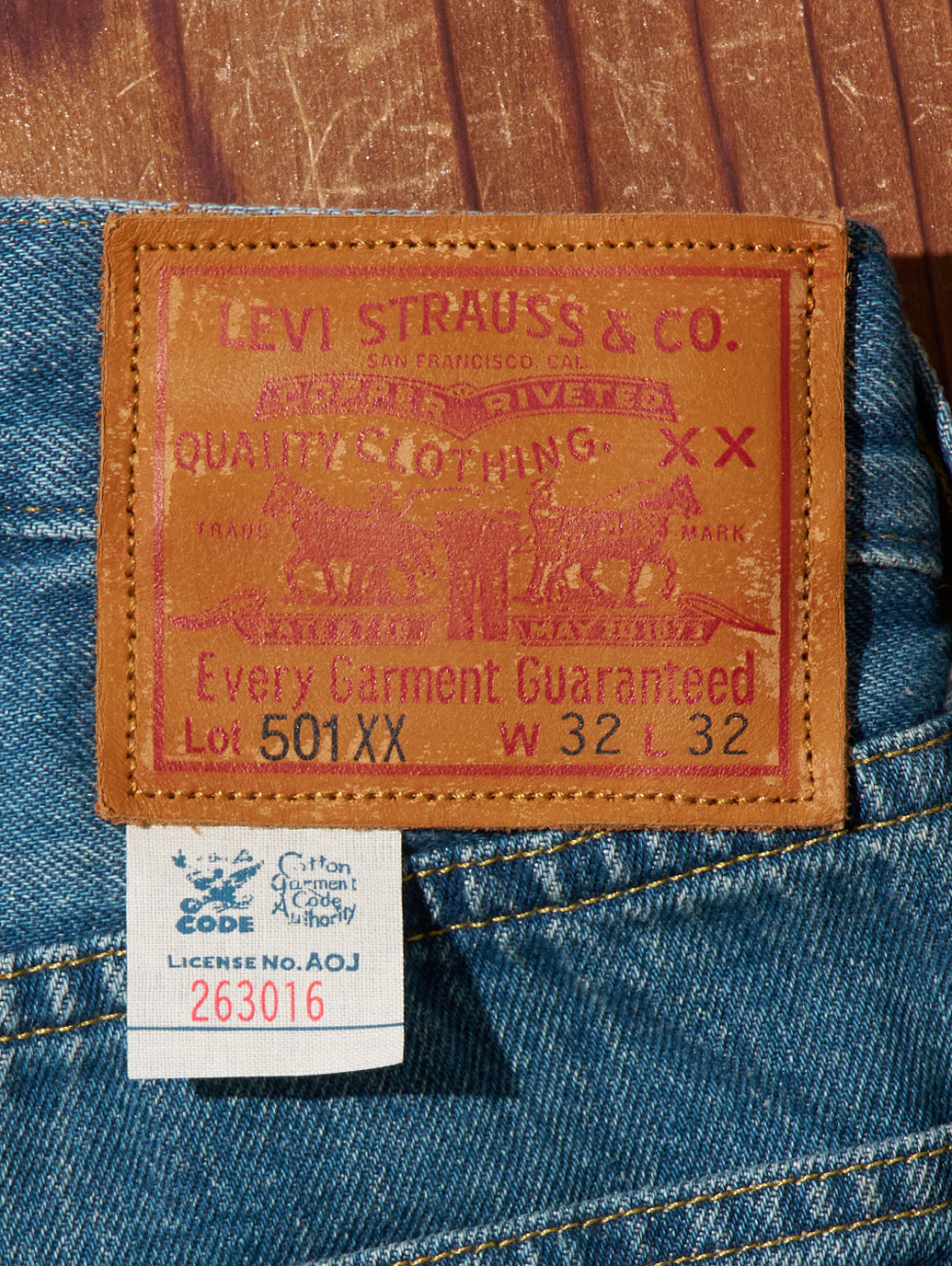 LEVI'S® VINTAGE CLOTHING 1933 501® ORIGINAL ジーンズ ミディアム