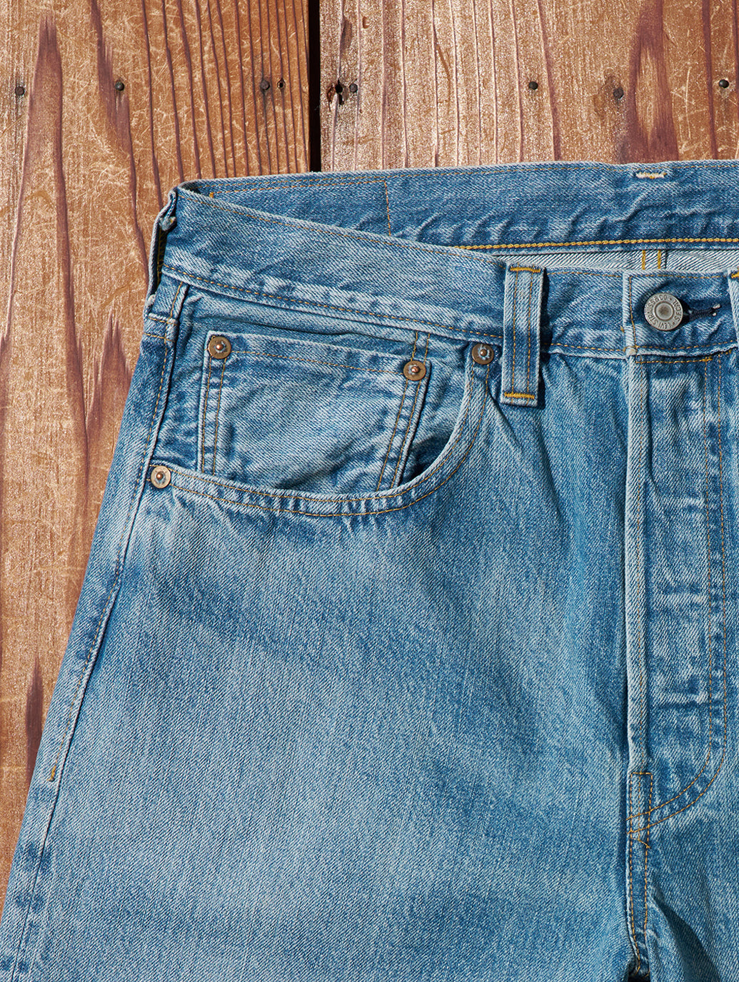 LEVI'S® VINTAGE CLOTHING 1947 501® ORIGINAL ジーンズ ミディアム