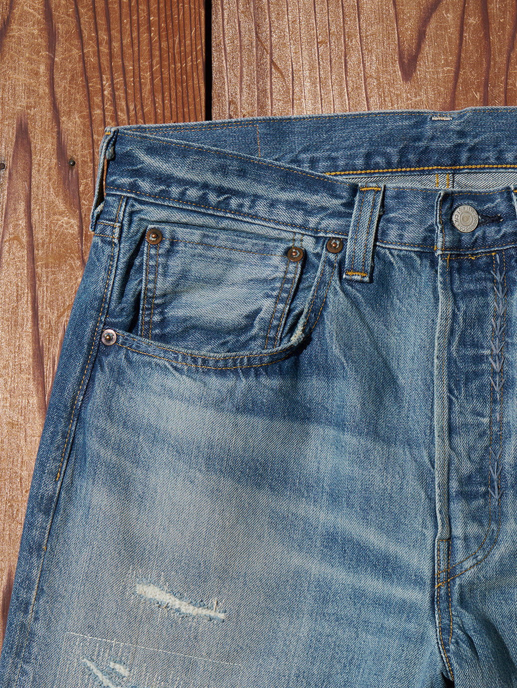 LEVI'S® VINTAGE CLOTHING 1947 501® ORIGINAL ジーンズ  ミディアムインディゴ 